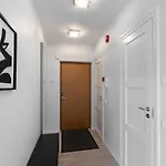 Airhome - Black&white