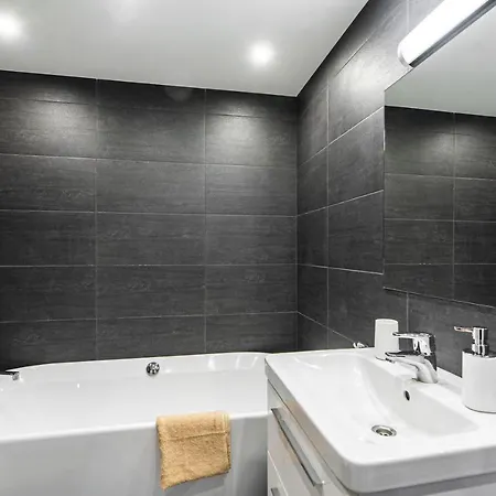 Apartment Airhome - Black&white Tallinn