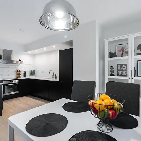 Airhome - Black&white Apartment Tallinn