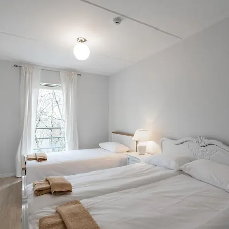 Airhome - Black&white Apartment