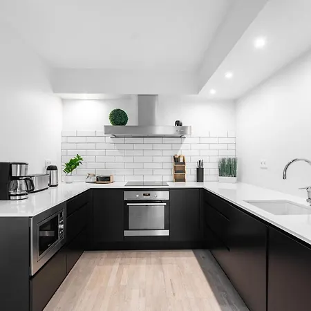 Airhome - Black&white Tallinn