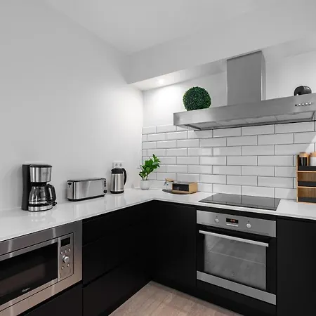 Korter Airhome - Black&white Tallinn