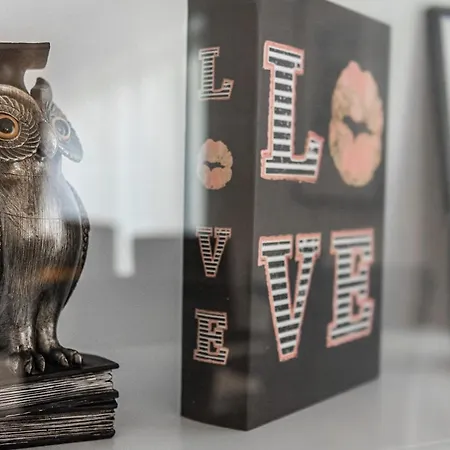 Airhome - Black&white