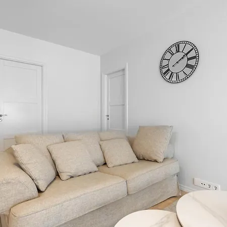Apartment Airhome - Black&white Tallinn