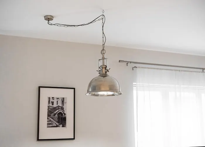 Airhome - Black&white