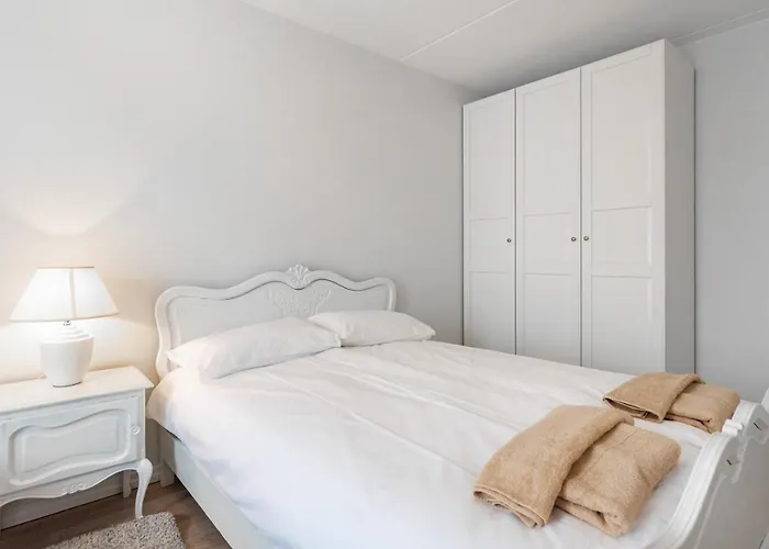 Apartamento Airhome - Black&white Tallin