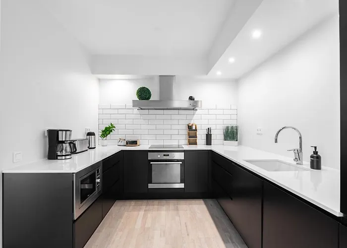 Airhome - Black&white Tallin