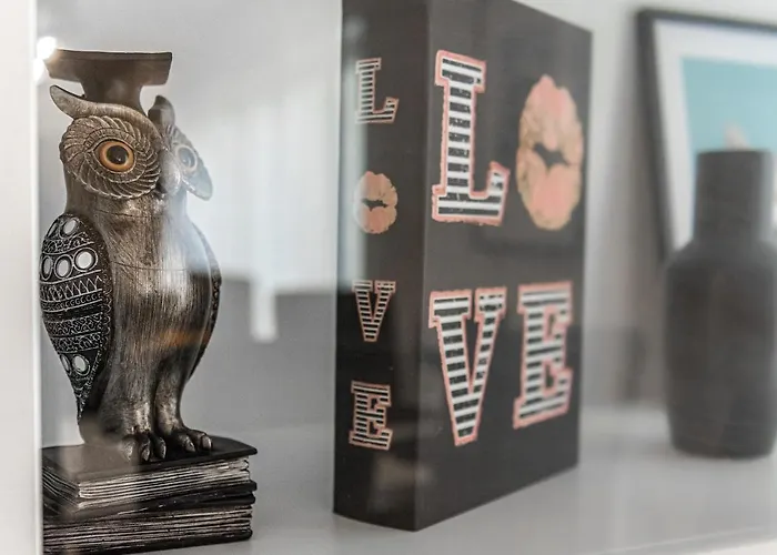 Airhome - Black&white