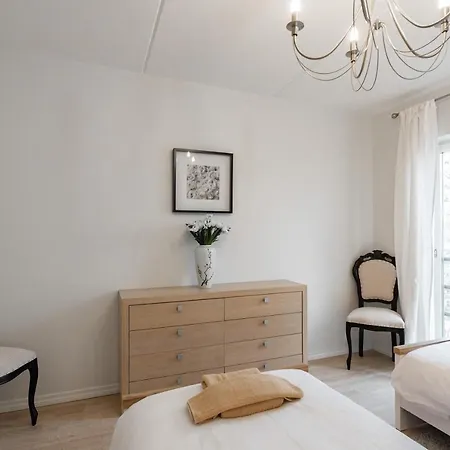 Airhome - Black&white 탈린